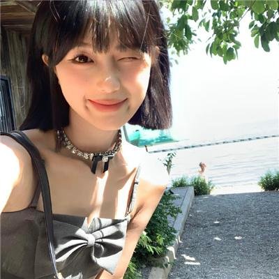 黑色姐妹花海报